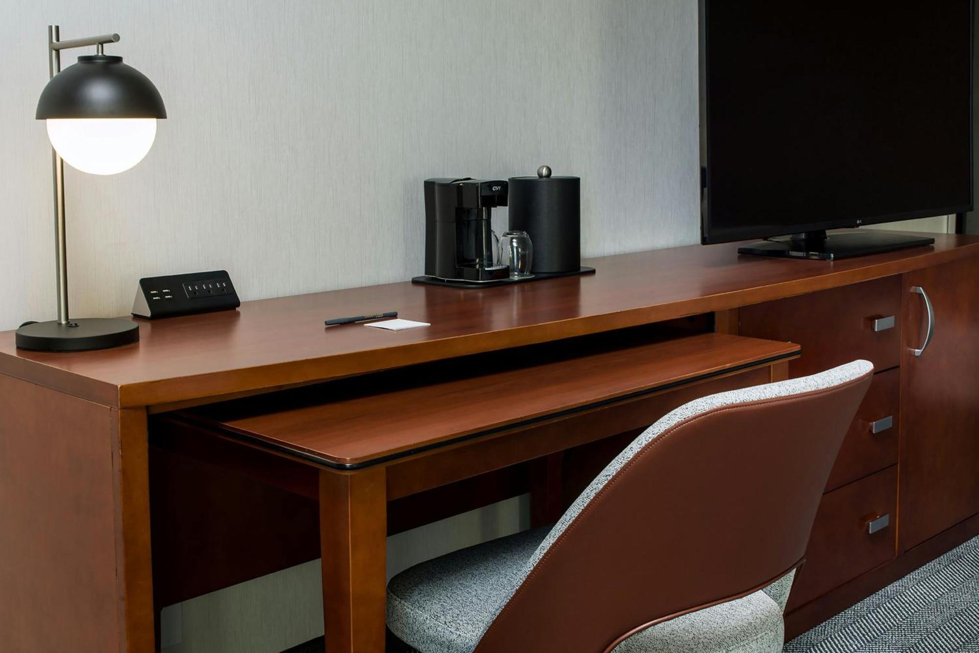 Courtyard By Marriott Phoenix North Extérieur photo