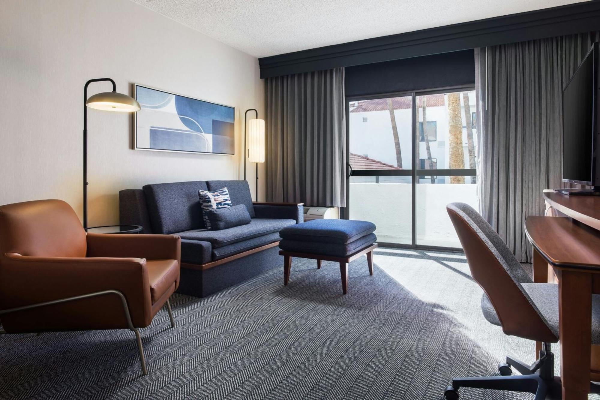 Courtyard By Marriott Phoenix North Extérieur photo