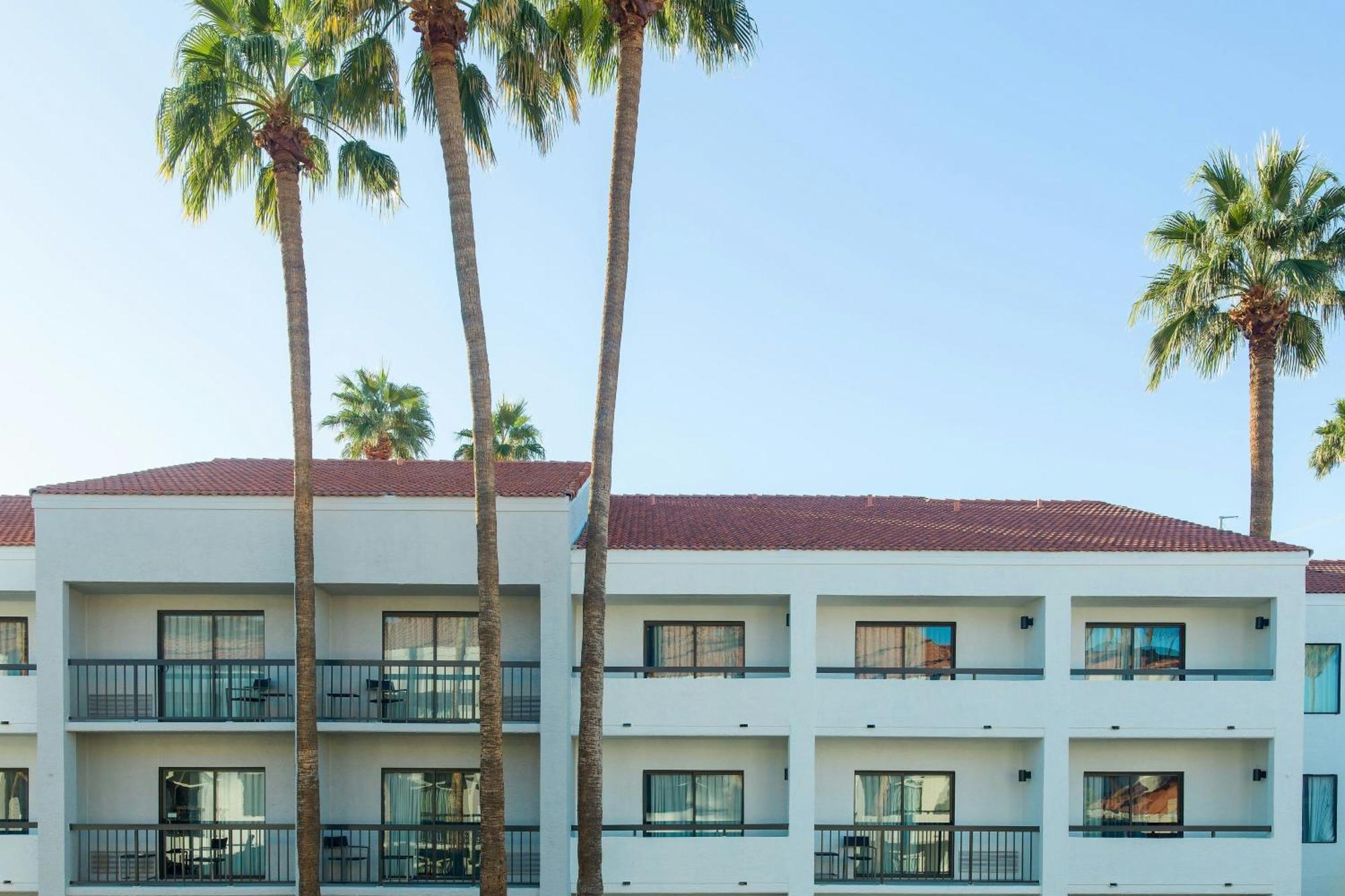Courtyard By Marriott Phoenix North Extérieur photo